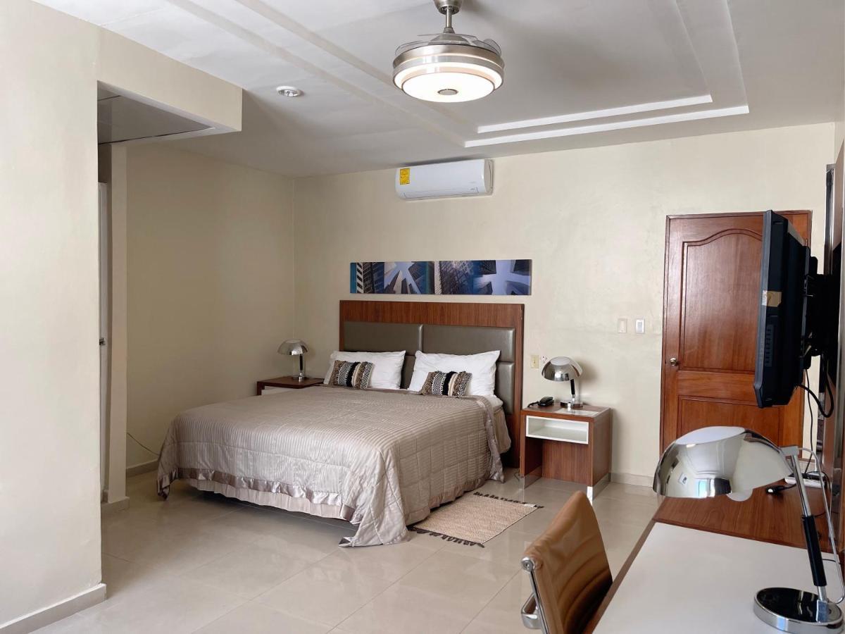 Hotel Libertad At Historic Main Street Santo Domingo Exteriör bild